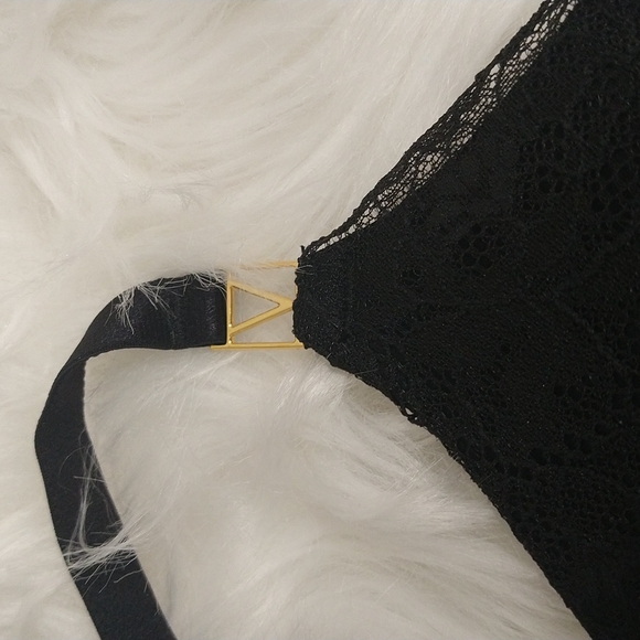 NWT Victoria's Secret 32DDD bra - Picture 4 of 10